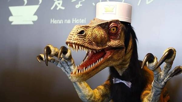 ...và một chú khủng long có ngoại hình gớm ghiếc nhưng vô cùng thân thiện và biết chào khách bằng tiếng Anh. ...và một chú khủng long có ngoại hình gớm ghiếc nhưng vô cùng thân thiện và biết chào khách bằng tiếng Anh.