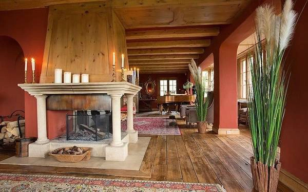 Chalet Eugenia - khách sạn theo kiểu truyền thống nhưng không kém phần sang trọng. Được xây dựng ngay sau chiến tranh thế giới thứ hai bởi Baroness Thyssen-Bornemisza, khách sạn tọa lạc ở một vị trí khá kín đáo và chỉ có duy nhất một con đường nhỏ để vào. Vì vậy, Chalet là điểm đến ưa thích của những nguyên thủ hoặc vị khách đề cao sự riêng tư. Ảnh: Marcel Giger. Chalet Eugenia - khách sạn theo kiểu truyền thống nhưng không kém phần sang trọng. Được xây dựng ngay sau chiến tranh thế giới thứ hai bởi Baroness Thyssen-Bornemisza, khách sạn tọa lạc ở một vị trí khá kín đáo và chỉ có duy nhất một con đường nhỏ để vào. Vì vậy, Chalet là điểm đến ưa thích của những nguyên thủ hoặc vị khách đề cao sự riêng tư. Ảnh: Marcel Giger.