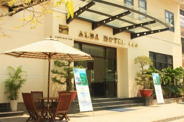 Khách sạn Alba Huế nhìn từ phía bên ngoài. Ảnh: iVIVU.com