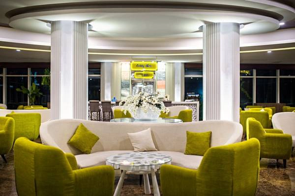 Lobby Bar là nơi để thực khách thưởng thức các loại thức uống đa dạng cũng như các món ăn nhẹ. Lobby Bar là nơi để thực khách thưởng thức các loại thức uống đa dạng cũng như các món ăn nhẹ.