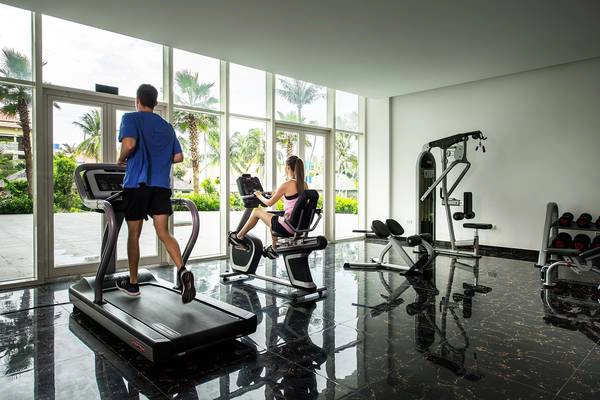 Bên cạnh khu thư giãn, phục hồi sức khỏe, Phòng tập là một lựa chọn khác dành cho quý khách để bắt đầu một ngày mới hay rèn luyện bản thân như một thói quen hàng ngày. Bên cạnh khu thư giãn, phục hồi sức khỏe, Phòng tập là một lựa chọn khác dành cho quý khách để bắt đầu một ngày mới hay rèn luyện bản thân như một thói quen hàng ngày.