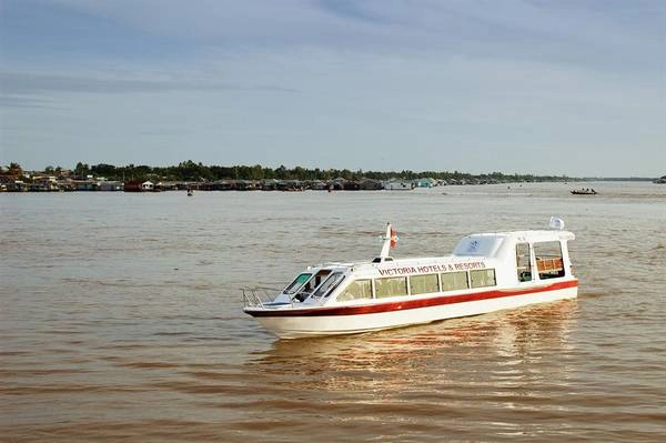 Thuyền cao tốc Victoria