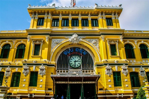 Bưu điện trung tâm Sài Gòn là một công trình cổ vẫn gìn giữ nhiều nét đẹp thời Pháp thuộc. Ảnh: James Pham. Bưu điện trung tâm Sài Gòn là một công trình cổ vẫn gìn giữ nhiều nét đẹp thời Pháp thuộc. Ảnh: James Pham.