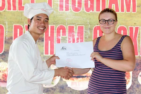 Du lịch Sài Gòn - Sau buổi học khách còn được cấp một chứng nhận danh dự của trang trại.