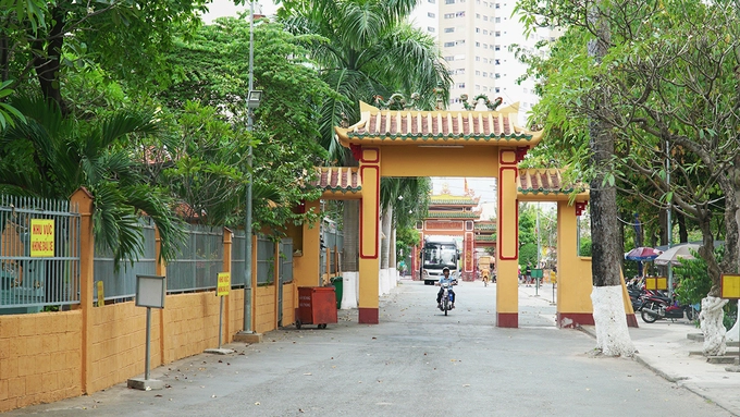 Tổ đình Phước Lâm hay chùa Phước Lâm còn có các tên gọi khác như: Cẩm Sơn tự, Sơn Can tự hay Cẩm Đệm tự, được cư sỹ Lý Thuỵ Long xây dựng vào năm 1744. Đây chính là tổ đình của phái Thiền Lâm Tế tông ở miền Nam Việt Nam. Tổ đình Phước Lâm hay chùa Phước Lâm còn có các tên gọi khác như: Cẩm Sơn tự, Sơn Can tự hay Cẩm Đệm tự, được cư sỹ Lý Thuỵ Long xây dựng vào năm 1744. Đây chính là tổ đình của phái Thiền Lâm Tế tông ở miền Nam Việt Nam.