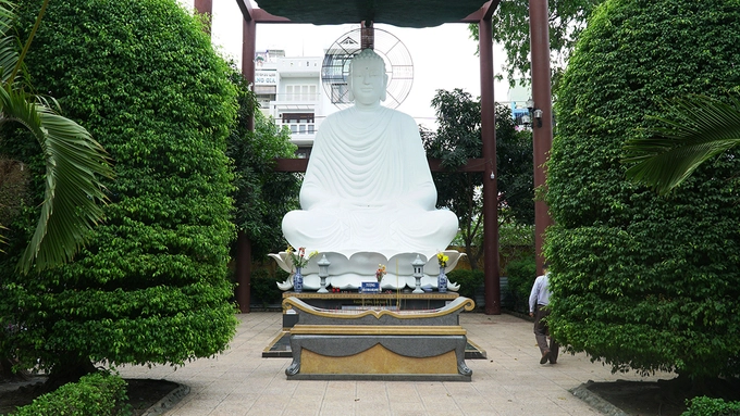 Năm 1988, tổ đình Giác Lâm được công nhận là Di tích văn hóa quốc gia. Dù không nằm ở trung tâm, hiện ngôi chùa vẫn được một số công ty du lịch đưa vào lịch trình khám phá dành cho du khách nước ngoài khi đến Sài Gòn. Năm 1988, tổ đình Giác Lâm được công nhận là Di tích văn hóa quốc gia. Dù không nằm ở trung tâm, hiện ngôi chùa vẫn được một số công ty du lịch đưa vào lịch trình khám phá dành cho du khách nước ngoài khi đến Sài Gòn.