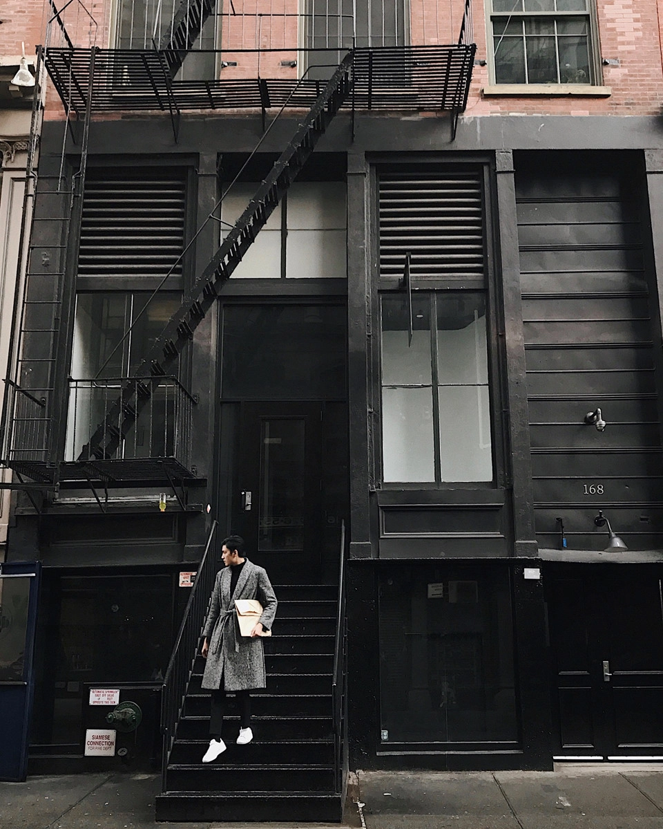 Soho - Manhattan: Soho nằm ngay phía nam phố Houston của Manhattan, quê hương của một số tên tuổi trứ danh nhất làng nghệ thuật New York, trong đó có Andy Warhol và Jean-Michel Basquiat. Hãy thử bước ra đường phố chính để tìm hiểu những bí quyết bán hàng được gìn giữ tốt nhất của New York khi bạn dạo quanh những con phố đầy cá tính của Soho. Soho - Manhattan: Soho nằm ngay phía nam phố Houston của Manhattan, quê hương của một số tên tuổi trứ danh nhất làng nghệ thuật New York, trong đó có Andy Warhol và Jean-Michel Basquiat. Hãy thử bước ra đường phố chính để tìm hiểu những bí quyết bán hàng được gìn giữ tốt nhất của New York khi bạn dạo quanh những con phố đầy cá tính của Soho.