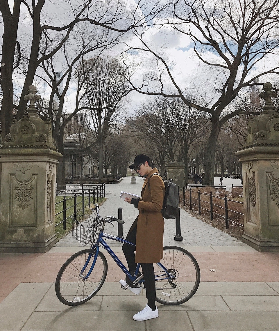 Central Park: Được mệnh danh là mảng xanh không lồ của New York, Central Park mang đến cho bạn cảm giác yên bình với thiên nhiên trong lành và mát mẻ. Tôi yêu cảnh sắc tự nhiên ở đây dù chúng hầu hết đều do con người tạo ra. Đây là nơi hứa hẹn sẽ cho ra đời hàng trăm bức hình "sống ảo" nếu bạn ghé thăm. Central Park: Được mệnh danh là mảng xanh không lồ của New York, Central Park mang đến cho bạn cảm giác yên bình với thiên nhiên trong lành và mát mẻ. Tôi yêu cảnh sắc tự nhiên ở đây dù chúng hầu hết đều do con người tạo ra. Đây là nơi hứa hẹn sẽ cho ra đời hàng trăm bức hình "sống ảo" nếu bạn ghé thăm.