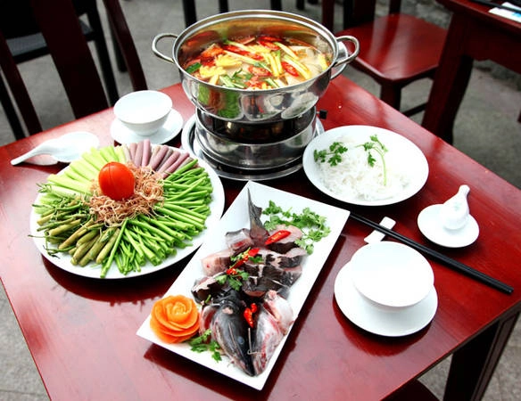 Cá Lăng có thể chế biến thành nhiều món, tuy nhiên ấn tượng nhất vẫn là món lẩu cá lăng. Cá Lăng có thể chế biến thành nhiều món, tuy nhiên ấn tượng nhất vẫn là món lẩu cá lăng.