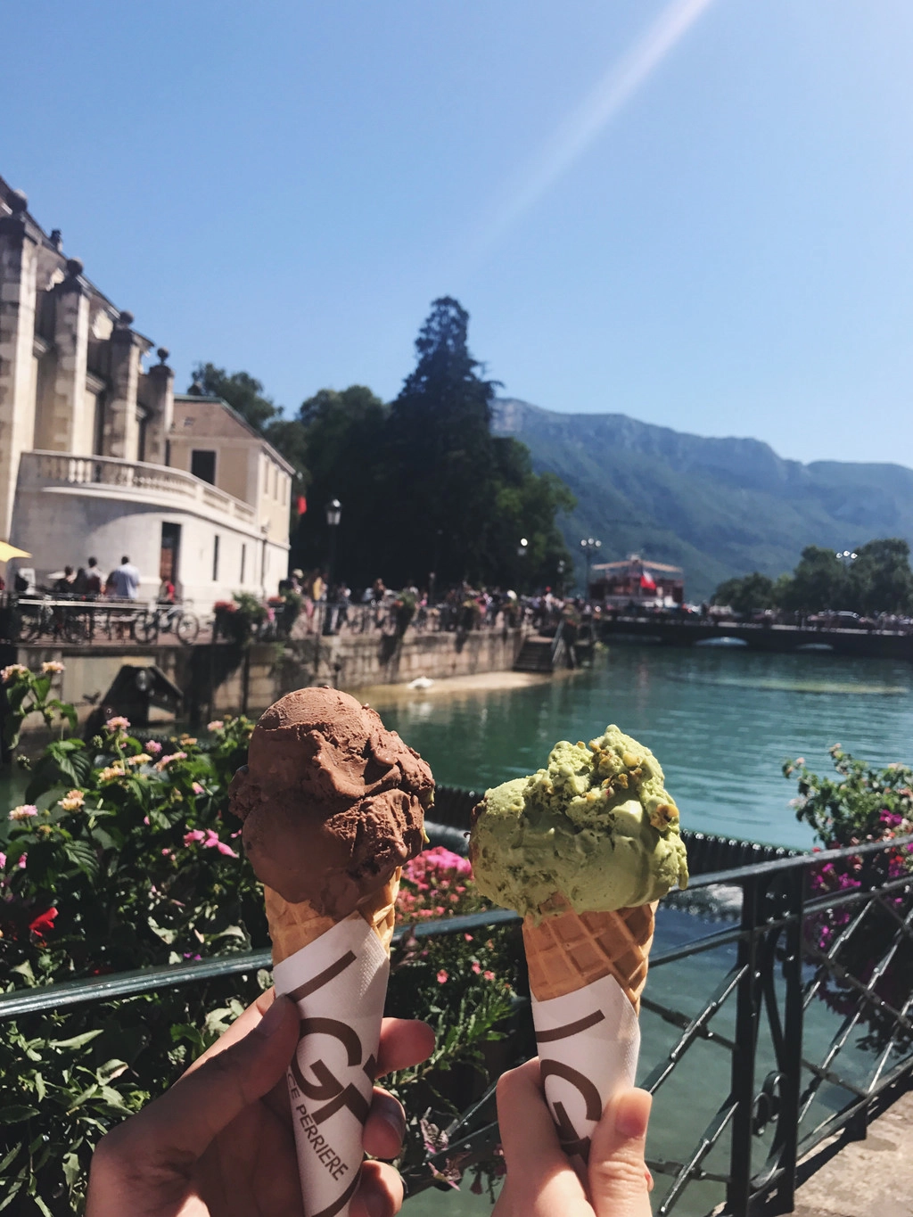 Bất cứ góc nào ở Annecy cũng tạo nên những bức ảnh lãng mạn. Ảnh: Khanh Nguyen. Bất cứ góc nào ở Annecy cũng tạo nên những bức ảnh lãng mạn. Ảnh: Khanh Nguyen.