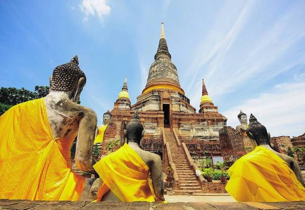 Chỉ cách thủ đô Bangkok về phía Bắc khoảng 80 km và mất hơn 1 giờ đi xe, sẽ đến với cố đô Ayutthaya với những khu đền, tháp cổ màu đỏ gạch đặc trưng, được Unesco công nhận là di sản văn hóa thế giới vào năm 1991. Ảnh:cbstravelasia/instagram Chỉ cách thủ đô Bangkok về phía Bắc khoảng 80 km và mất hơn 1 giờ đi xe, sẽ đến với cố đô Ayutthaya với những khu đền, tháp cổ màu đỏ gạch đặc trưng, được Unesco công nhận là di sản văn hóa thế giới vào năm 1991. Ảnh:cbstravelasia/instagram
