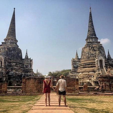 Nhờ vị trí nằm trên đường giao thương giữa Ấn Độ và Trung Hoa nên Ayuthaya rất phát triển trong những thế kỉ trước. Năm 1767 bị người Miến Điện xâm lược và tàn phá, sau khi giành lại được độc lập, quốc vương Thái Lan đã dời kinh đô về Bangkok. Ảnh: bredmauro/ instagram Nhờ vị trí nằm trên đường giao thương giữa Ấn Độ và Trung Hoa nên Ayuthaya rất phát triển trong những thế kỉ trước. Năm 1767 bị người Miến Điện xâm lược và tàn phá, sau khi giành lại được độc lập, quốc vương Thái Lan đã dời kinh đô về Bangkok. Ảnh: bredmauro/ instagram