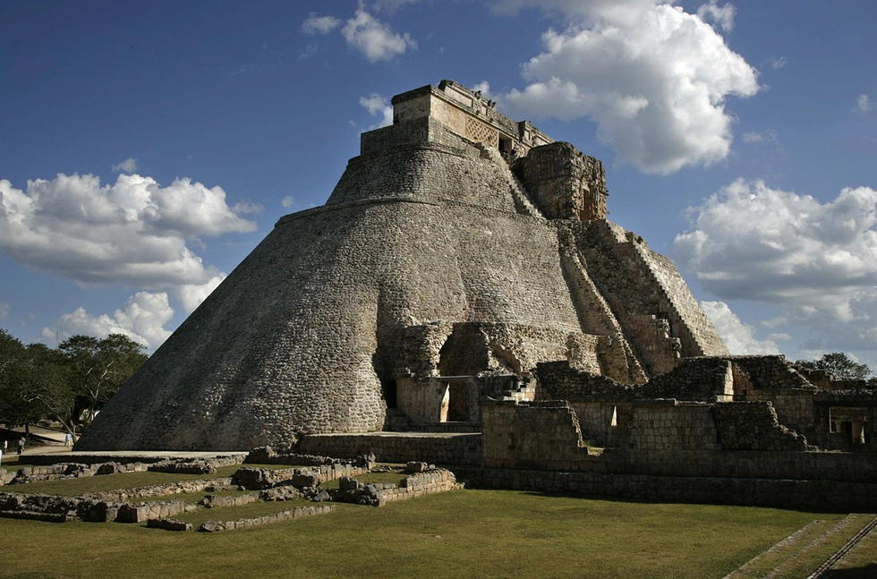 Tàn tích kim tự tháp Pháp sư của người Maya tại thành phố cổ Uxmal - Ảnh: Brooks Kraft/Corbis/Getty Tàn tích kim tự tháp Pháp sư của người Maya tại thành phố cổ Uxmal - Ảnh: Brooks Kraft/Corbis/Getty