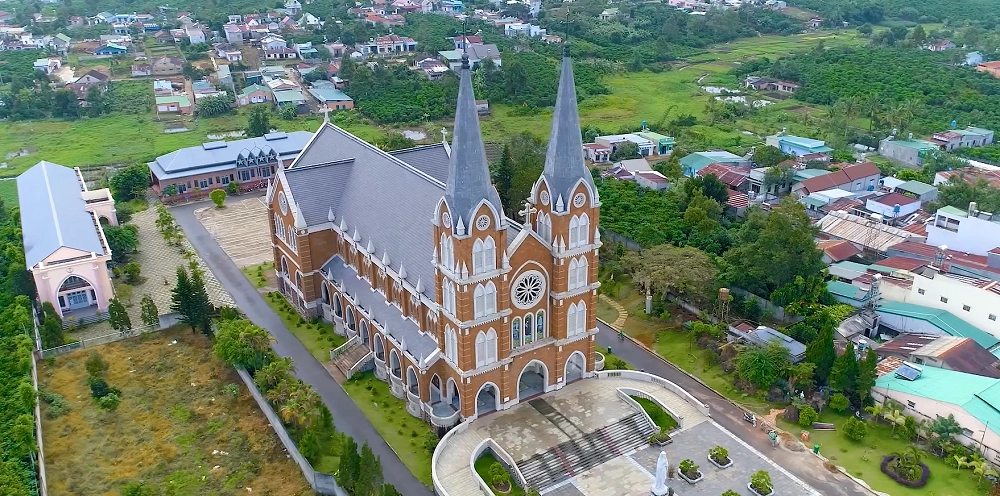 kham-pha-bao-loc-vien-ngoc-tho-dep-de-ivivu-13
