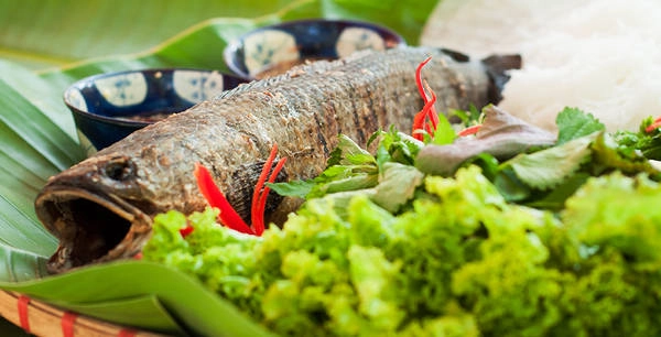 Món cá lóc nướng trui dân dã.