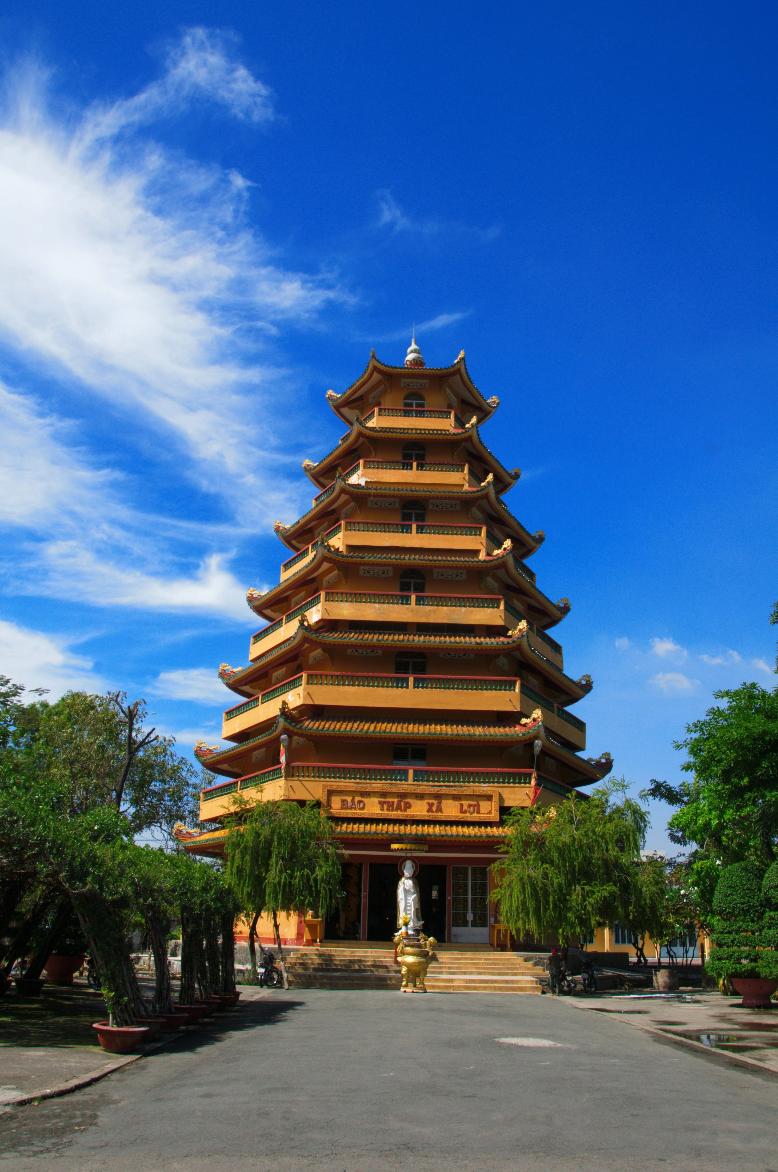 Bảo tháp Xá Lợi ở chùa Giác Lâm. Ảnh: Ngô Viễn An.