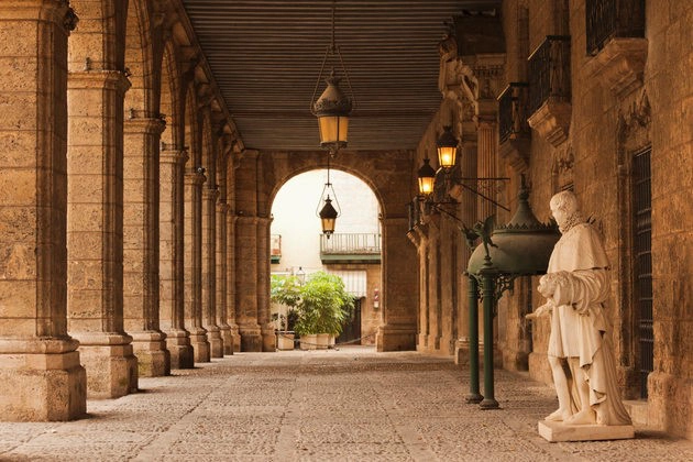 Tòa nhà đặt bảo tàng Museo de la Ciudad là một ví dụ điển hình của kiến trúc baroque ở Cuba. Trước đây, tòa nhà này được sử dụng cho nhiều mục đích, trước khi chính thức trở thành bảo tàng của thành phố Havana vào năm 1968. Tòa nhà đặt bảo tàng Museo de la Ciudad là một ví dụ điển hình của kiến trúc baroque ở Cuba. Trước đây, tòa nhà này được sử dụng cho nhiều mục đích, trước khi chính thức trở thành bảo tàng của thành phố Havana vào năm 1968.