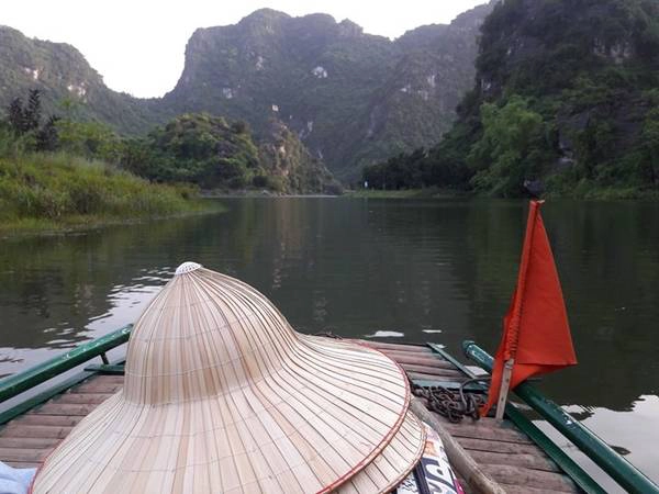 Lên thuyền xuất phát. Lên thuyền xuất phát.