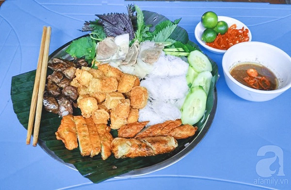 kham-pha-dia-chi-quan-an-mon-tu-cua-cac-chang-trai-u23-khi-khong-phai-thi-dau-ivivu-10