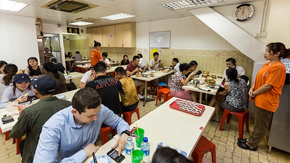 kham-pha-hai-quan-dimsum-chua-bao-gio-vang-khach-den-singapore-nhat-dinh-nen-thu-ivivu-13
