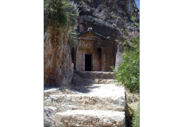 Ngôi mộ Lycian - Ảnh: mcgilchristsgreekislands