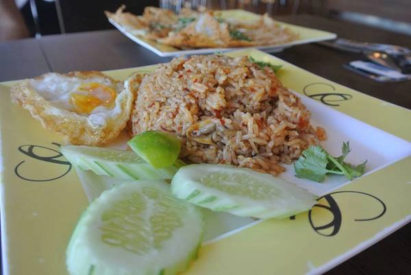 kham-pha-khu-foodcourt-ngon-bo-re-khong-phai-ai-cung-biet-o-bangkok-ivivu-11