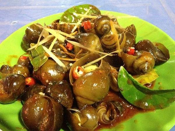kham-pha-khu-pho-an-uong-dinh-dam-xa-dan-ivivu-12