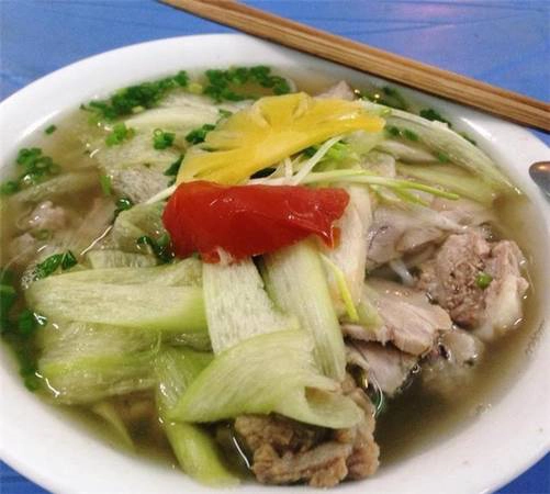 Một bát bún cực “chất” thế này có giá 40.000 đồng. (Ảnh: Internet) kham-phaMột bát bún cực “chất” thế này có giá 40.000 đồng. (Ảnh: Internet)