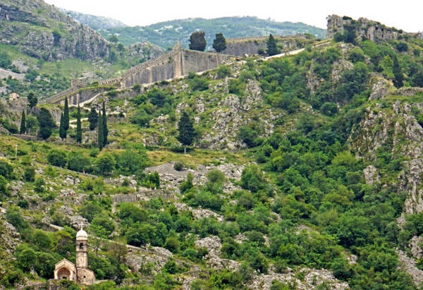 "Vạn lý trường thành" ở Kotor - Ảnh: thousandwonders