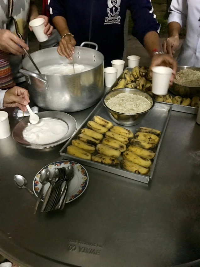 kham-pha-le-hoi-nuoc-bon-om-touk-dac-sac-tai-campuchia-ivivu-6