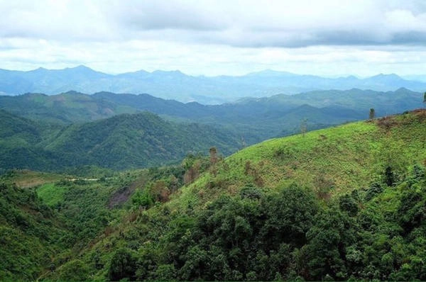 Núi rừng trùng điệp, quan sát trên đường đến Mae Hong Son - Ảnh: Trùng Dương Núi rừng trùng điệp, quan sát trên đường đến Mae Hong Son - Ảnh: Trùng Dương