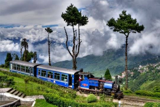 "Xe lửa đồ chơi" DaarjeelingHimalayanrailway