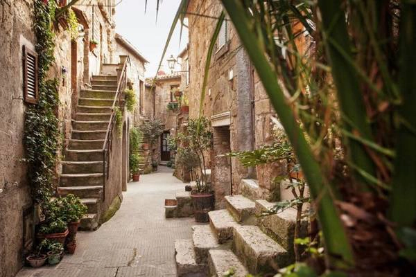 Một con phố ở Pitigliano - Ảnh: wp Một con phố ở Pitigliano - Ảnh: wp