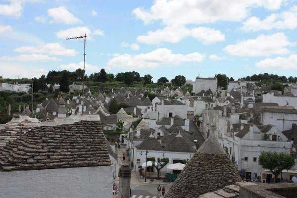 Làng Alberobello, di sản của UNESCO - Ảnh: unbelgefaitsesvalises Làng Alberobello, di sản của UNESCO - Ảnh: unbelgefaitsesvalises