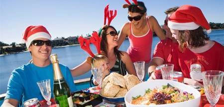 Do khí hậu nóng vào dịp Noel nên người dân châu Úc thường ăn những món đồ mát lạnh vào dịp này Do khí hậu nóng vào dịp Noel nên người dân châu Úc thường ăn những món đồ mát lạnh vào dịp này