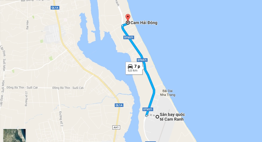 Từ sân bay Cam Ranh đến Sealife chưa tới 10km, du khách chạy theo đường Nguyễn Tất Thành. 