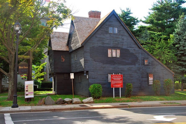 The Witch House, ngôi nhà của một trong những quan tòa trong vụ án phù thủy đẫm máu người vô tội ở Salem - Ảnh: wiki The Witch House, ngôi nhà của một trong những quan tòa trong vụ án phù thủy đẫm máu người vô tội ở Salem - Ảnh: wiki