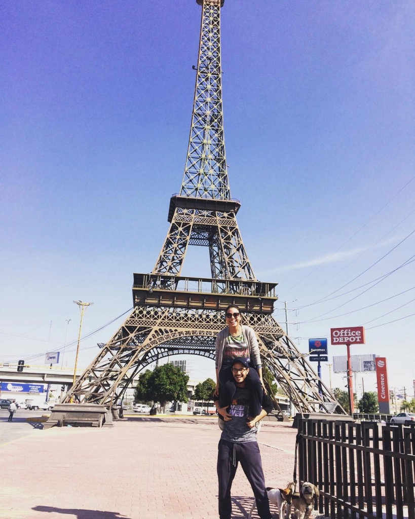 khong-den-phap-van-co-the-check-in-voi-nhung-phien-ban-eiffel-nay-ivivu-13