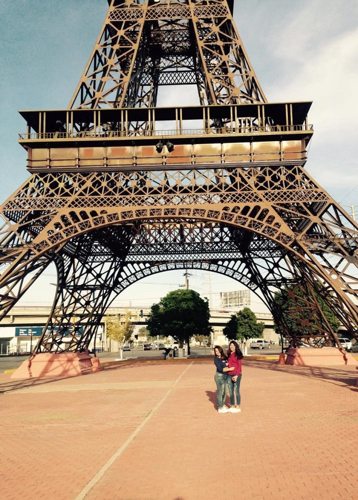 Công trình nhái Eiffel của Mexico nằm tại thành phố Durango. Ngọn tháp này còn được biết đến với cái tên Gomez Palacio Eiffel. Đây là công trình được cộng đồng người Pháp sinh sống tại Durango đóng góp xây dựng vào năm 2007. Đài quan sát của Pháp có thể chứa tới 16 người. Ảnh: @fridamicchelecp, @dancruzgdea.