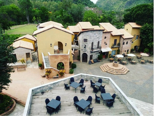 Một góc của ngôi làng Primo Piazza nhìn từ trên cao. Ảnh: i_am_theerapat Một góc của ngôi làng Primo Piazza nhìn từ trên cao. Ảnh: i_am_theerapat