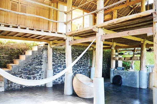 khu-nghi-duong-danh-du-o-bali-giup-du-khach-bay-bong-ivivu-1
