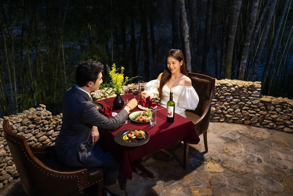 Bữa tối riêng tư vô cùng lãng mạn.