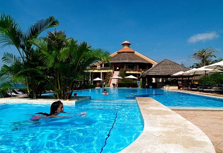 Bể bơi rộng, đẹp bên trong Khu nghỉ dưỡng Seahorse Resort & Spa Phan Thiết