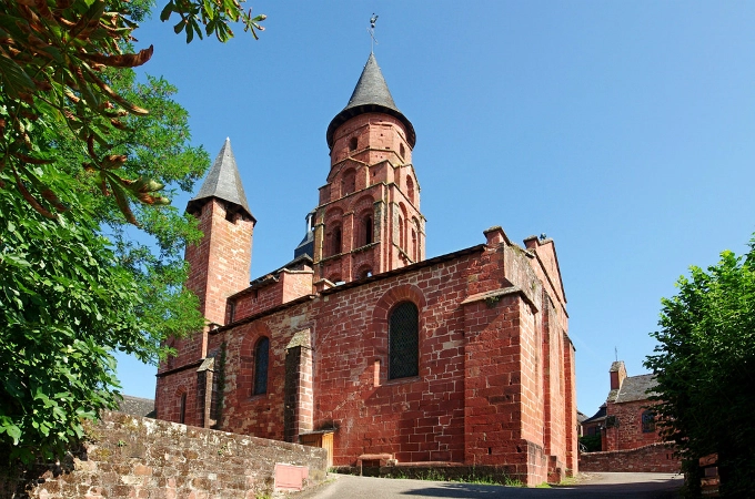 Nhà thờ Eglise Saint Pierre ở Bondy, quê hương của Mbappe. Nhà thờ Eglise Saint Pierre ở Bondy, quê hương của Mbappe.