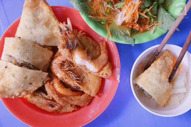khu-tap-the-nghia-tan-thien-duong-qua-vat-chi-cam-30-ngan-kieu-gi-cung-an-duoc-vai-mon-ngon-ivivu-7