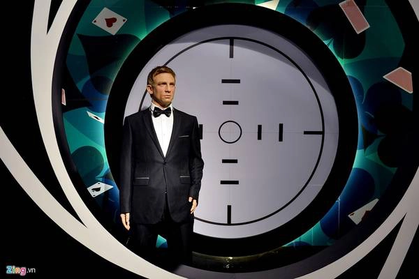 Nam diễn viên quen thuộc đóng vai James Bond trong serie phim Điệp viên 007, Daniel Craig. Nam diễn viên quen thuộc đóng vai James Bond trong serie phim Điệp viên 007, Daniel Craig.