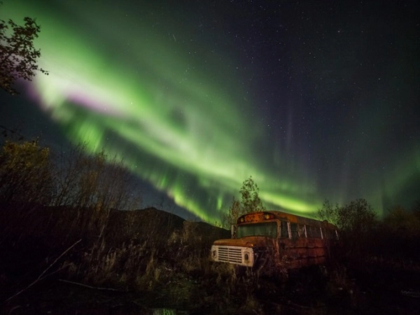 Mặc dù tour ngắm cực quang ở Coldfoot, Alaska (Mỹ) kéo dài từ tháng 8 đến tháng 4 năm sau nhưng thời điểm lý tưởng nhất để tới đây là tháng 1 với địa điểm là núi Brooks. Mặc dù tour ngắm cực quang ở Coldfoot, Alaska (Mỹ) kéo dài từ tháng 8 đến tháng 4 năm sau nhưng thời điểm lý tưởng nhất để tới đây là tháng 1 với địa điểm là núi Brooks.