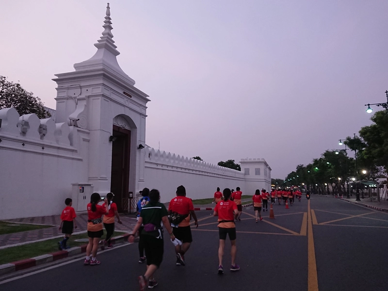 Đường chạy đi qua Hoàng Cung Thái Lan Đường chạy đi qua Hoàng Cung Thái Lan
