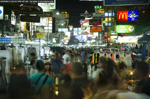 Khao San road, "phố Tây" nổi tiếng nhất ở Bangkok, Thái Lan. Ảnh: Trần Việt Anh Khao San road, "phố Tây" nổi tiếng nhất ở Bangkok, Thái Lan. Ảnh: Trần Việt Anh