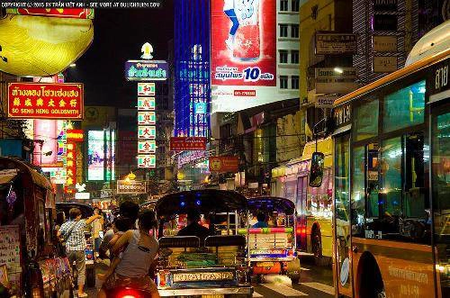 Khu China Town người xe tấp nập. Ảnh: Trần Việt Anh Khu China Town người xe tấp nập. Ảnh: Trần Việt Anh